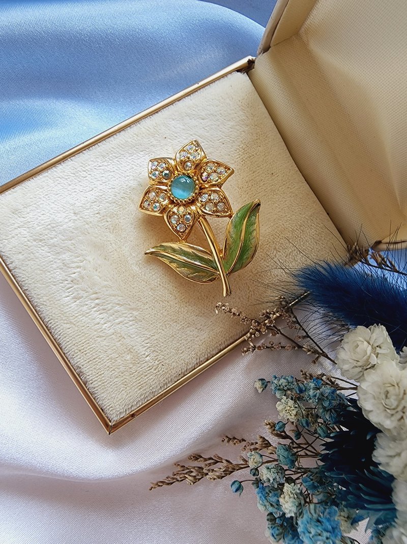 美國西洋古董飾品 / 水藍貓眼萊茵花綠葉琺瑯胸針/別針/復古首飾 - 胸針 - 其他金屬