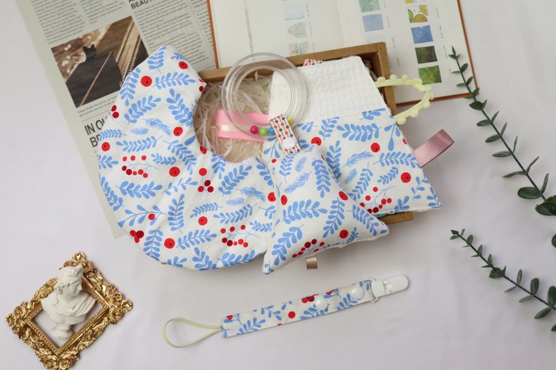 彌月禮盒│六層紗口水巾 安撫巾 奶嘴鍊 手搖鈴:::水果 - 彌月禮盒 - 棉.麻 白色