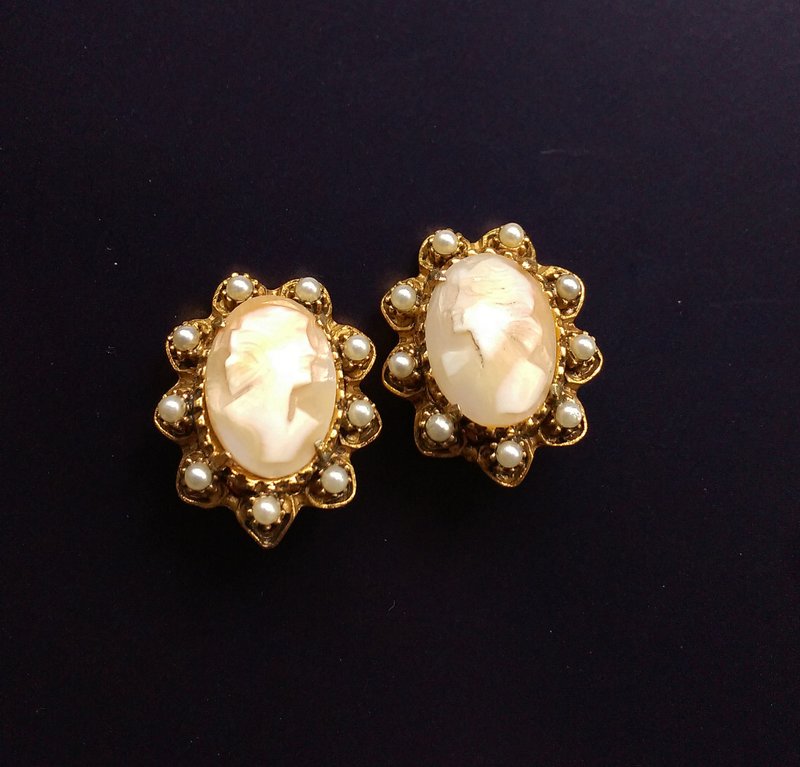 西洋古董飾品。CAMEO 仕女 鑲珠 夾式耳環 - 耳環/耳夾/耳骨夾 - 其他金屬 金色
