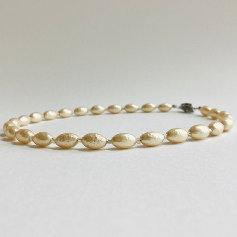 ガラスバロックパール+ビーズネックレス/約8x13mm約42cm/シャンパンクリーム/R/日本製vintage - 項鍊 - 玻璃 金色
