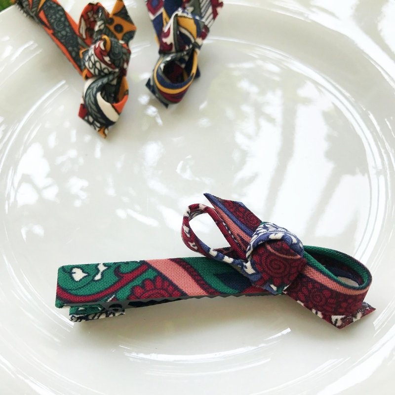 Folk totem hairpin (green powder)