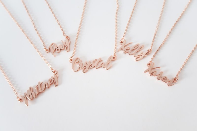 姊妹禮物-客製化玫瑰金西洋書法名字項鍊頸鍊(字母伴娘結婚回禮) - 項鍊 - 玫瑰金 粉紅色
