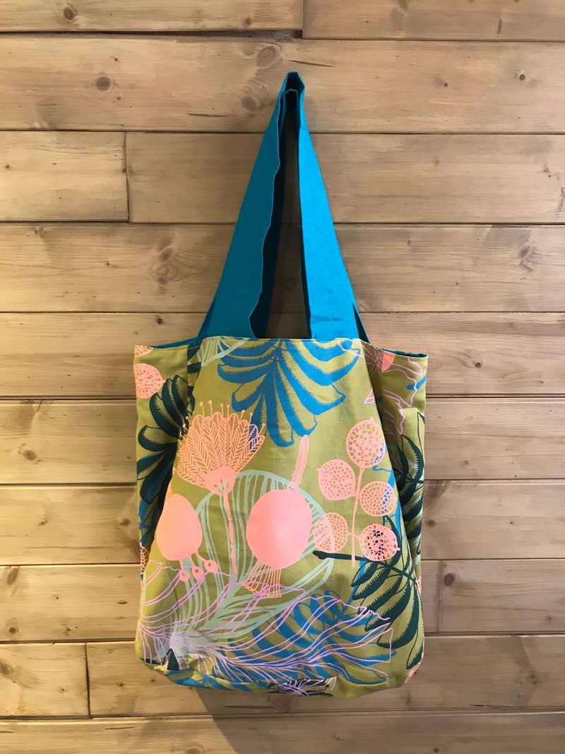 Lucca double-sided with a soft cloth bag