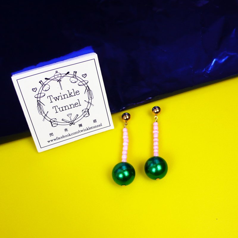 Color matching game Earrings (Pink Green)