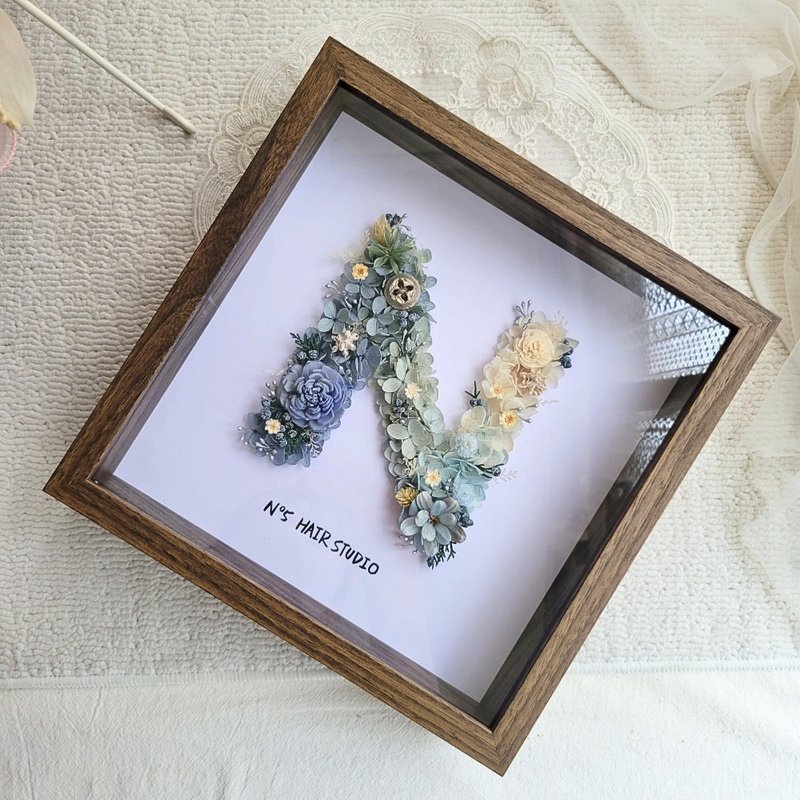 【客製】英文字母相框花。擺飾。開幕禮。永生花。乾燥花 - 擺飾/家飾品 - 植物.花