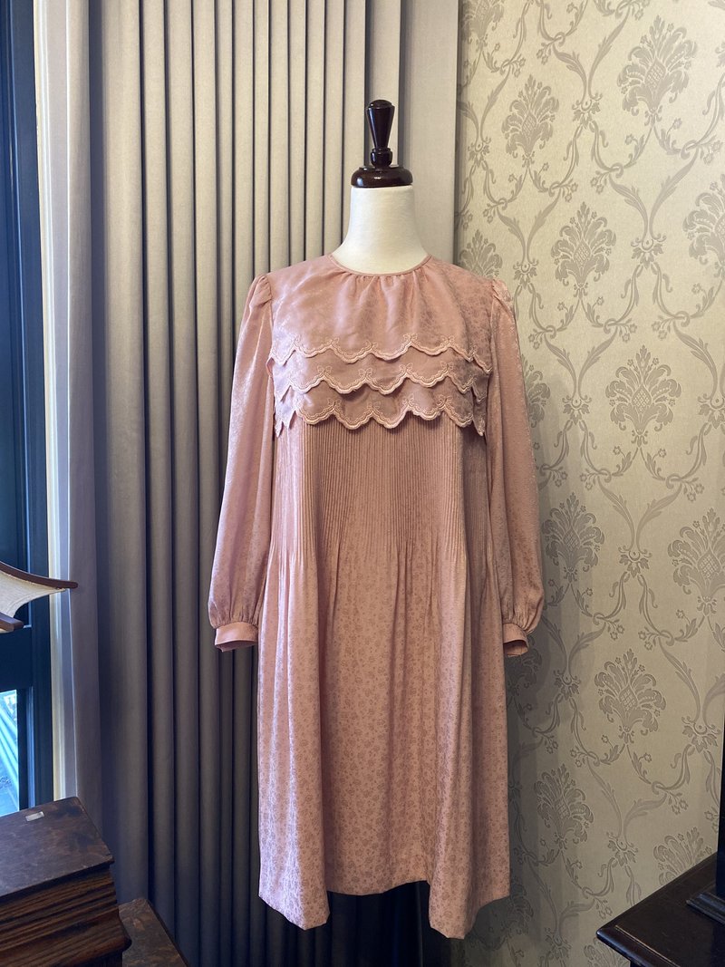 粉色蝴蝶結刺繡織紋長袖古著洋裝日本製 - 洋裝/連身裙 - 聚酯纖維 粉紅色