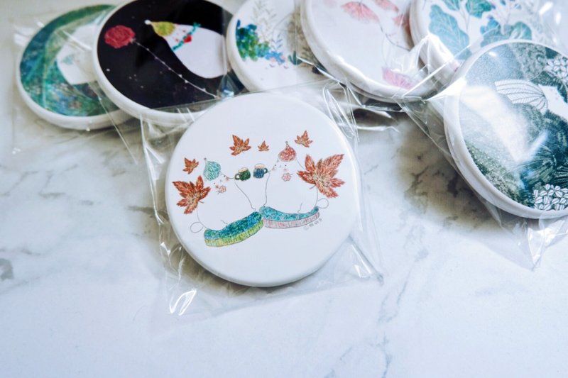 Cat Green - Enjoying Maple Together / Portable Circle Mirror