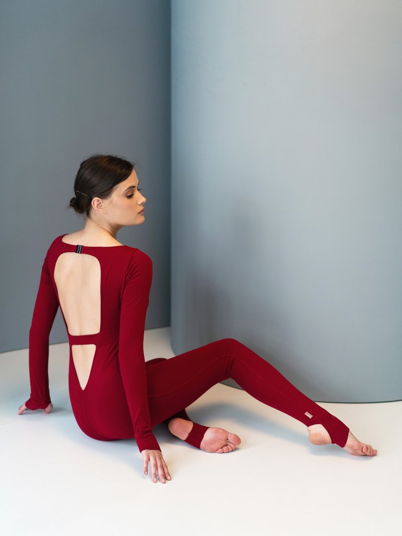 Yoga bodysuit, unitard. Organic cotton jumpsuit. Fitness suit. Yoga wear - 吊帶褲/連身褲 - 棉.麻 紅色