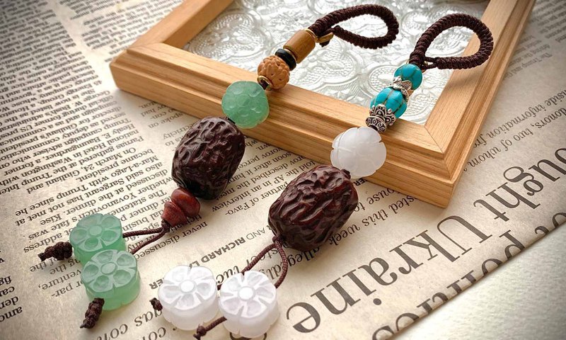 CYPRESS 小葉紫檀紅棗吊飾 別緻迷人 - 吊飾/掛飾 - 木頭