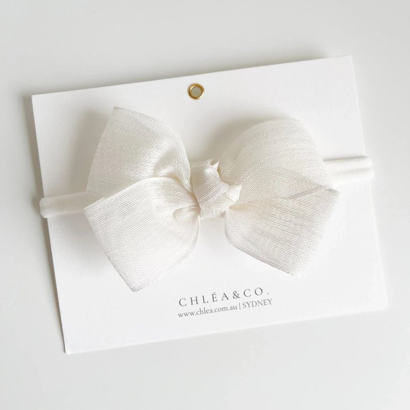 澳洲手工髮飾 Chléa & Co.-佛羅倫斯白色蝴蝶結髮帶 嬰兒寶寶禮 - 嬰兒帽子/髮帶 - 棉.麻 白色