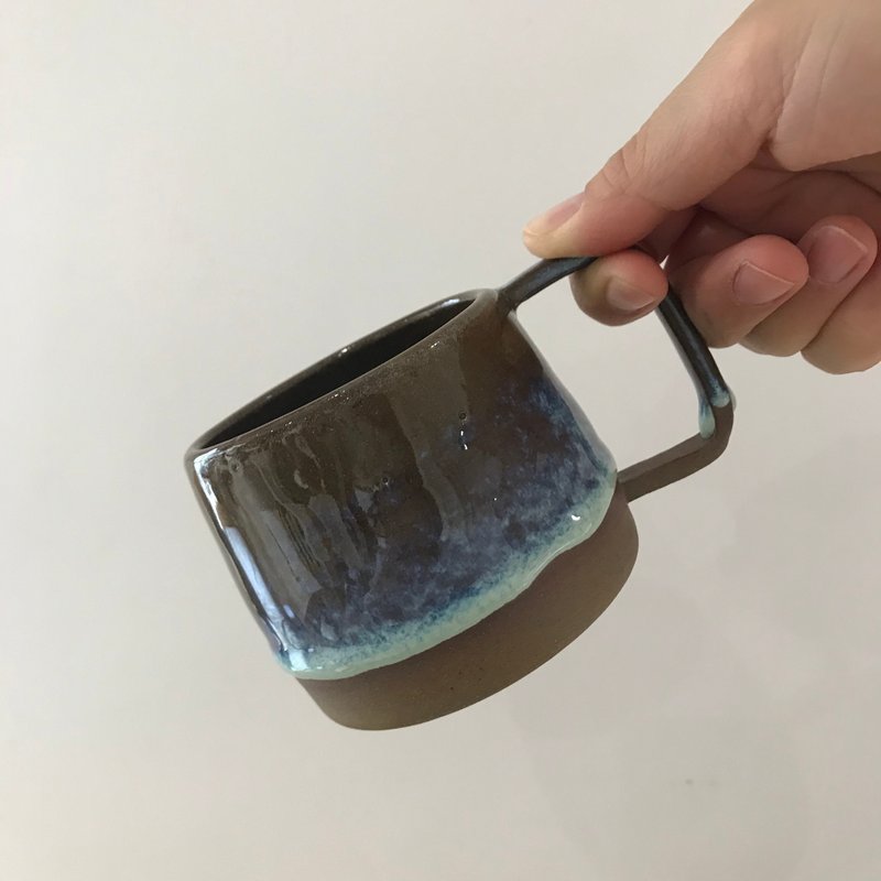 Gradient snow crystal glaze | Hand made black ceramic mug
