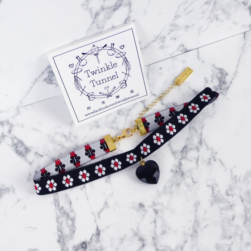 Russia posted neck necklace Love