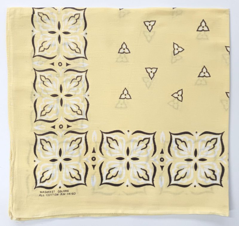 Vintage Bandana, 22.5 x 22 inches, Selvage Edge, washFast Colors, RN14193 - 絲巾 - 棉.麻 黃色
