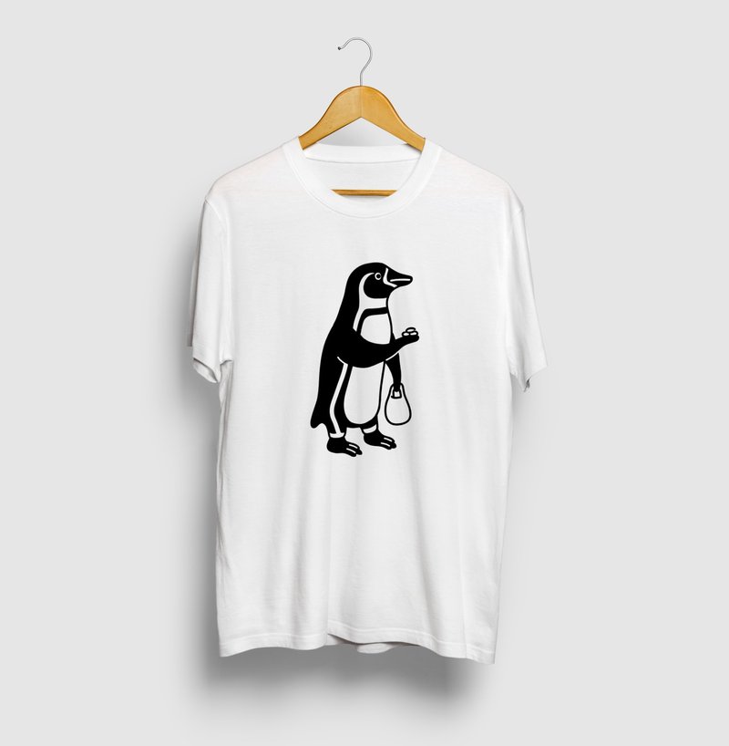 It seems that there is a lot of fishing-penguin Animal illustration T-shirt No character