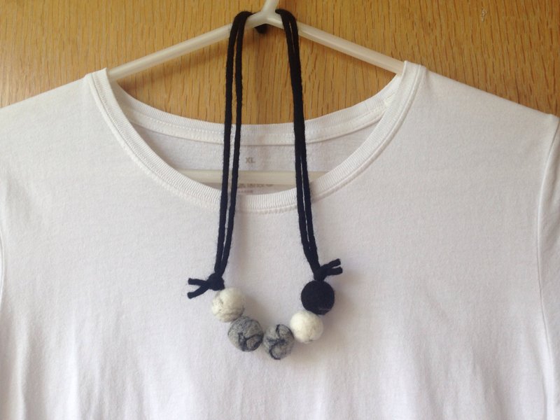 Marbled wool felt Necklace