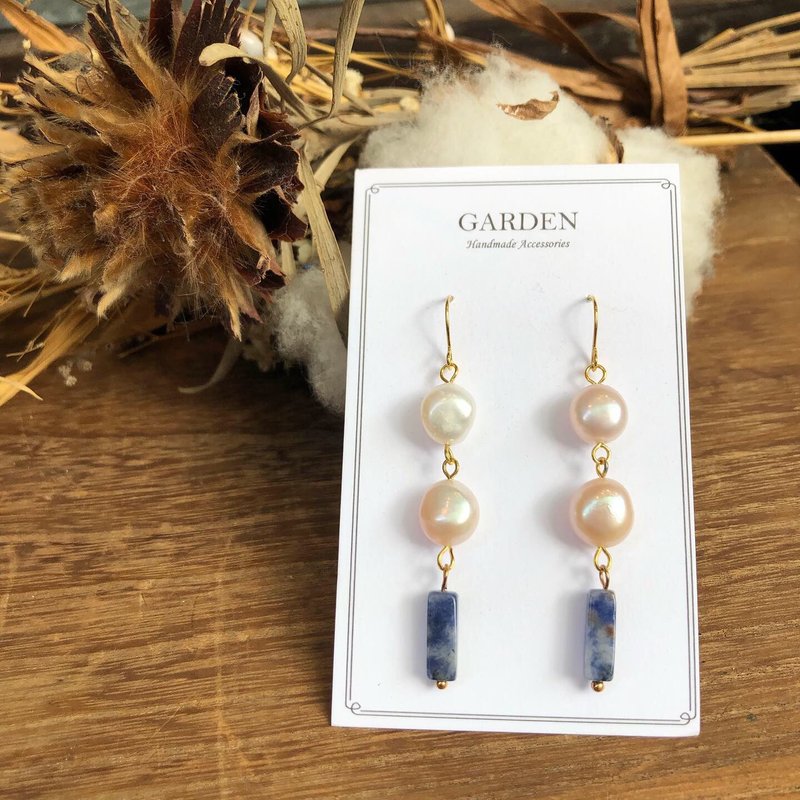 Blue Point Stone Pearl Earrings