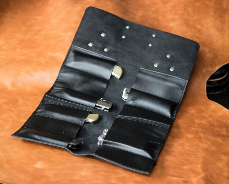 Leather pocket knife roll for 6-24 pocket knives. - 菜刀/刀架 - 真皮 多色