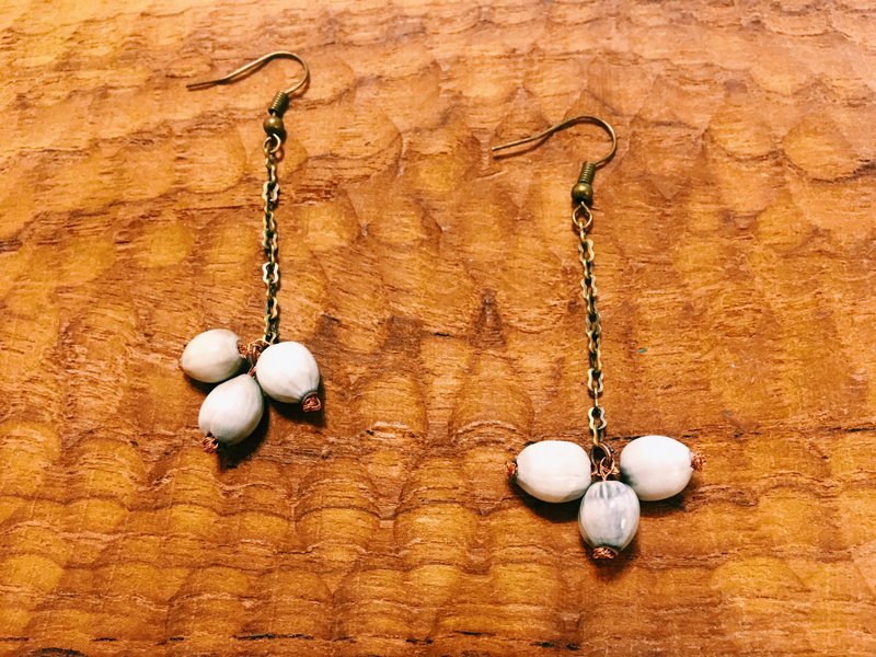 薏苡 metal chain earrings