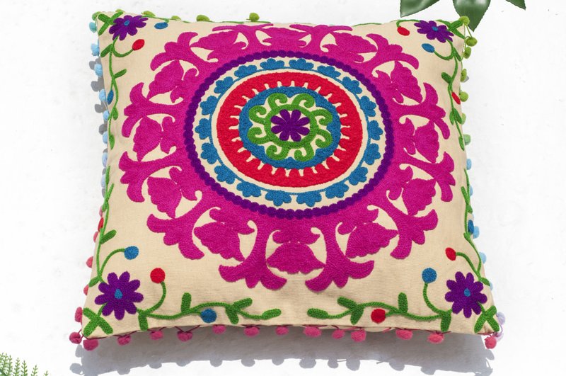 手工刺繡抱枕套 波希米亞抱枕套 民族風抱枕套-花朵俄羅斯繡針 - 枕頭/抱枕 - 棉.麻 多色