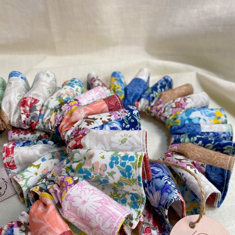 發裁手作。Facai Handmade 毛孩小丑領領巾_ 繽紛百花 - 寵物衣服 - 棉.麻 紅色