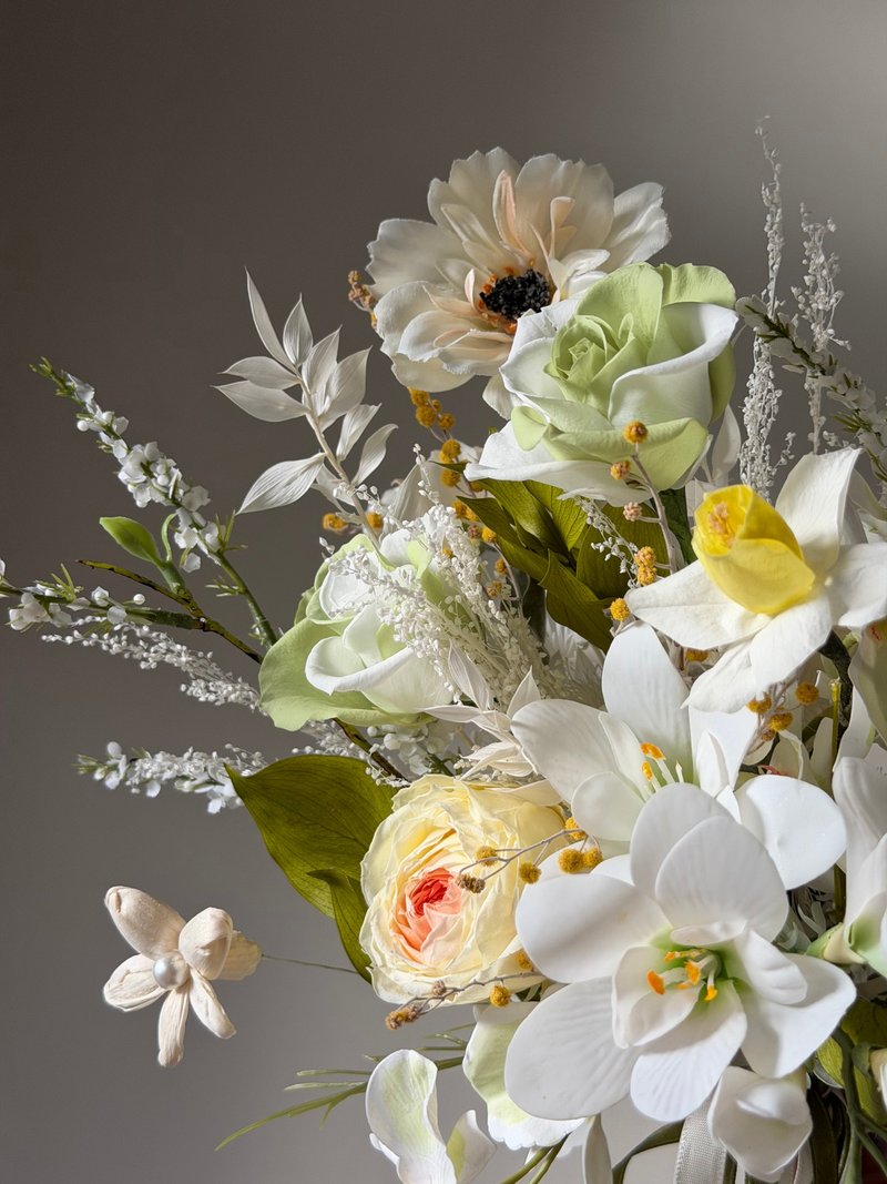 可全客制。雙色永生玫瑰。新娘捧花。結婚登記婚紗外拍永生花捧花 - 乾燥花/永生花 - 植物.花 綠色