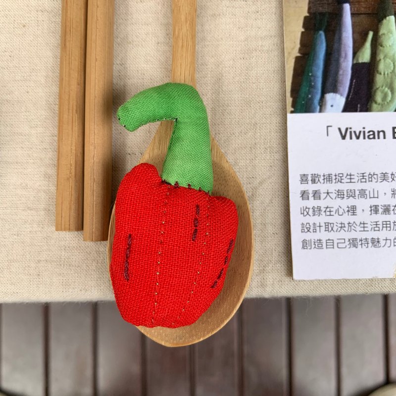 Red pepper brooch