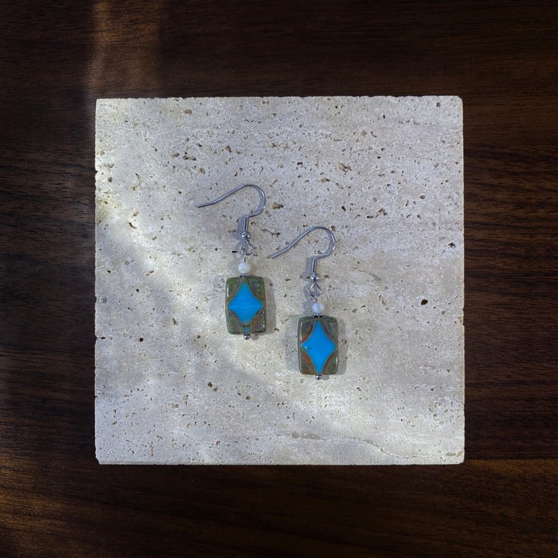 Atelier Pluton實驗序號 | PL411 - 耳環/耳夾/耳骨夾 - 玻璃 藍色