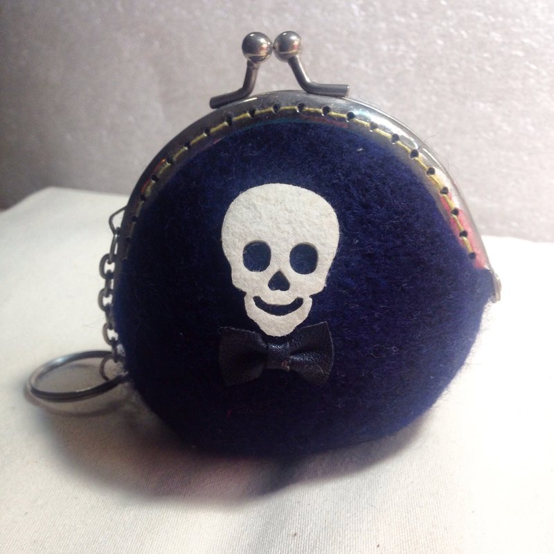 Wool felt mouth gold package 💀