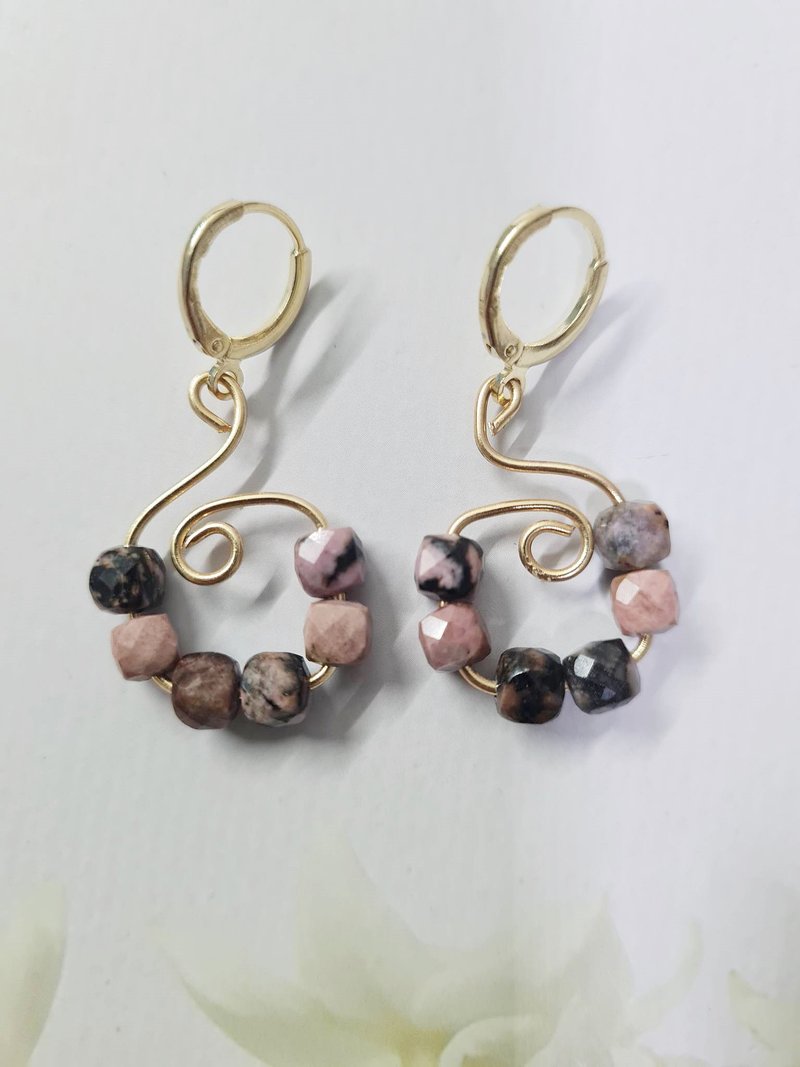Cubic shape black rhodonite Stone. 14K gold hook shank - 耳環/耳夾/耳骨夾 - 石頭
