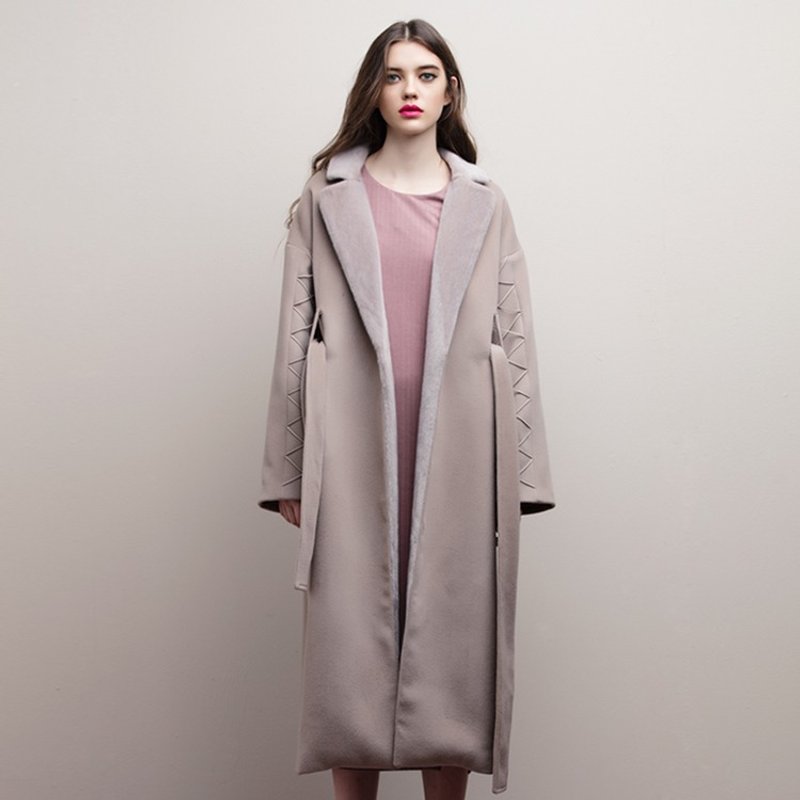 VACAE fluff neckline strap long coat