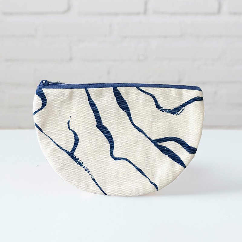 Curvy Pouch L - Crayon Blue
