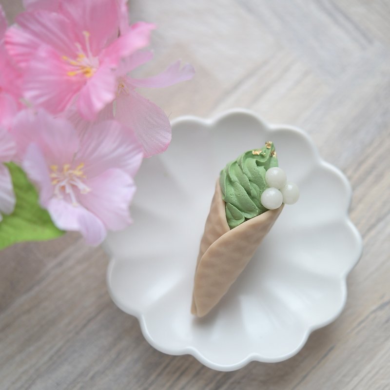 抹茶白玉霜淇淋 | 仿真黏土 別針 - 徽章/別針 - 黏土 綠色