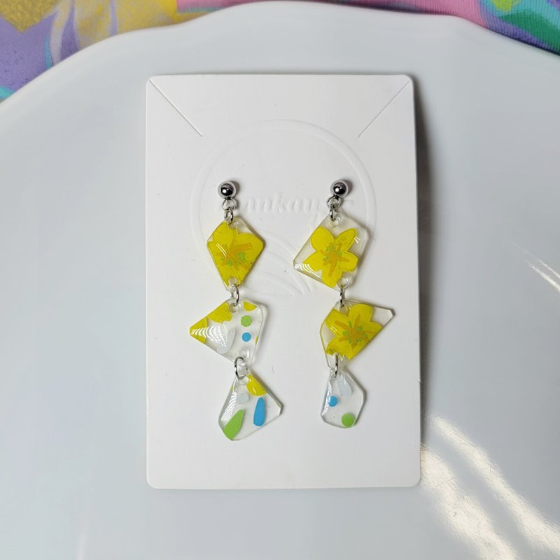 小森林 玉山金絲桃 手繪熱縮片 耳環 - 耳環/耳夾/耳骨夾 - 不鏽鋼 白色