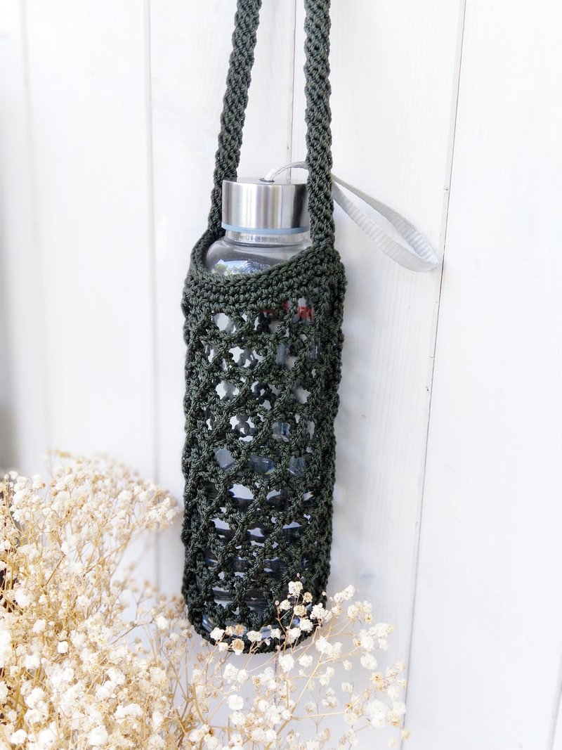 【好日手作】特殊線編織 手作編織水壺提袋(深墨綠) - 飲料提袋/杯套 - 其他材質 綠色