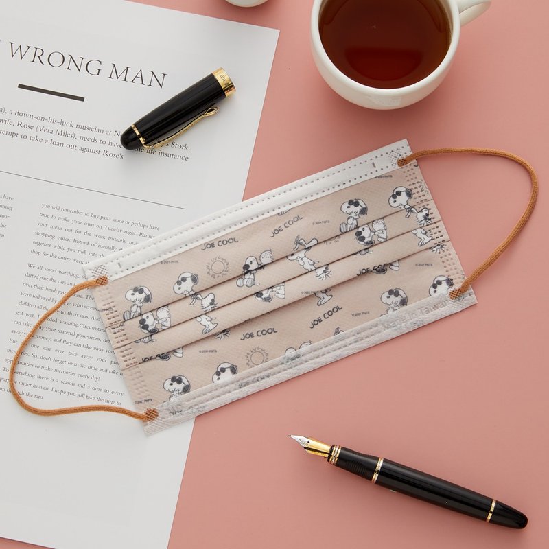 台灣製雙鋼印PEANUTS史努比醫療口罩10入-史努比帥氣咖 - 口罩/口罩收納套 - 其他材質 卡其色