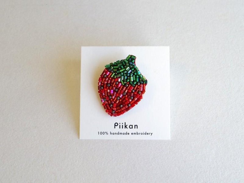 【Fruit series】 Strawberry Brooch