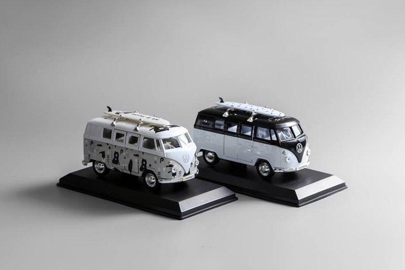 LAIMO BUS to pick up minibus gray