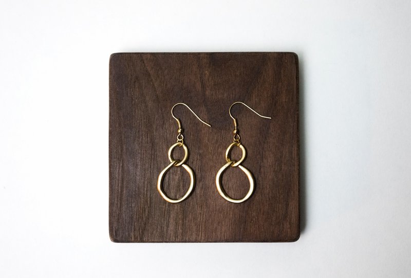 Circledot Infinite Loop Ear Clip Earrings Earrings Earrings