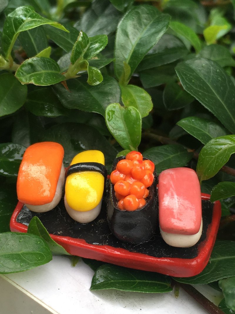 Refrigerator magnet / grip sushi models