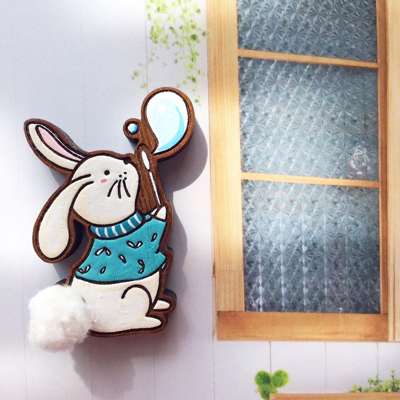 Wooden brooch rabbit blowing balloons - 胸針 - 木頭 多色