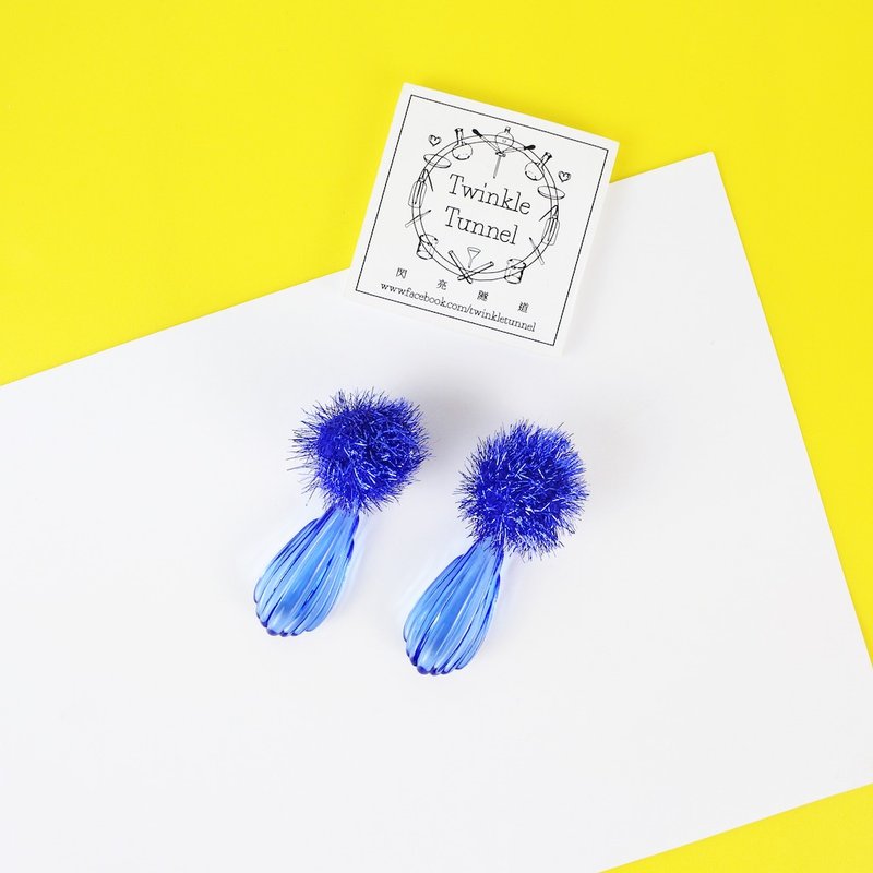 Silver onion hair ball transparent water earrings