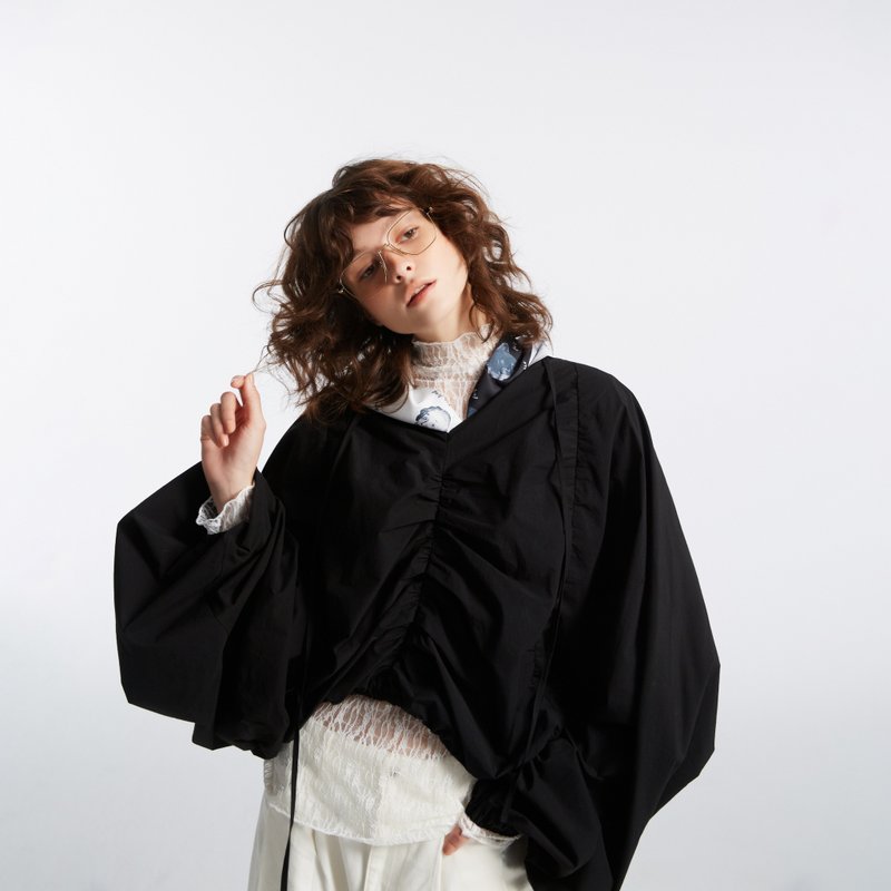 10 MOOn 浪漫多摺連袖黑色上衣 - 女上衣/長袖上衣 - 棉.麻 黑色
