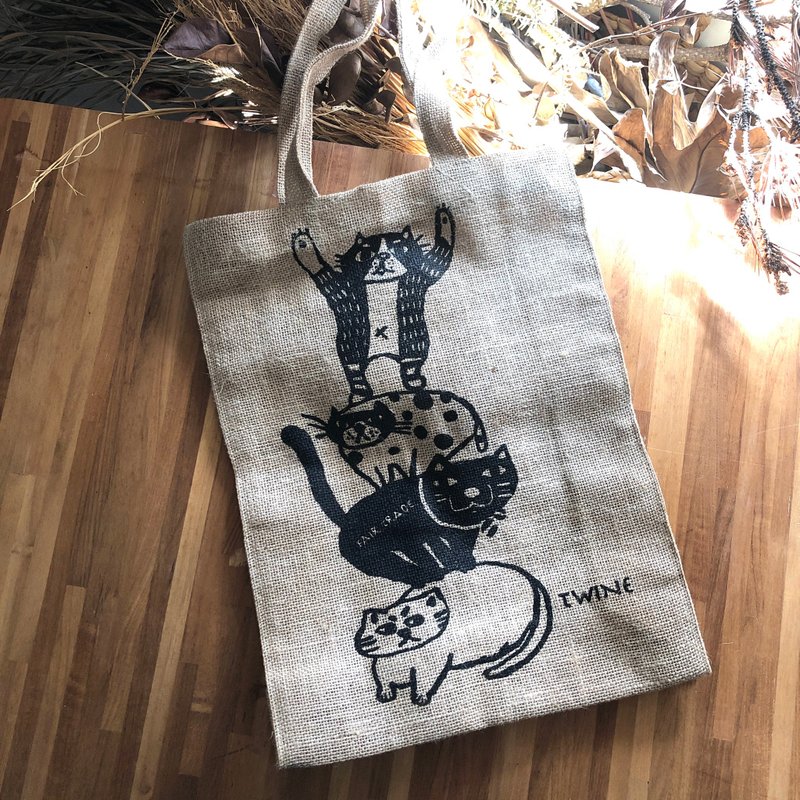 animal party-jute shopper-playing cat