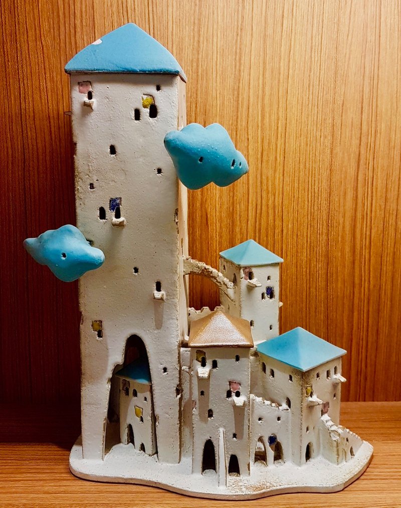 N131 No.3 Cloud White House Town Ceramic Lamp