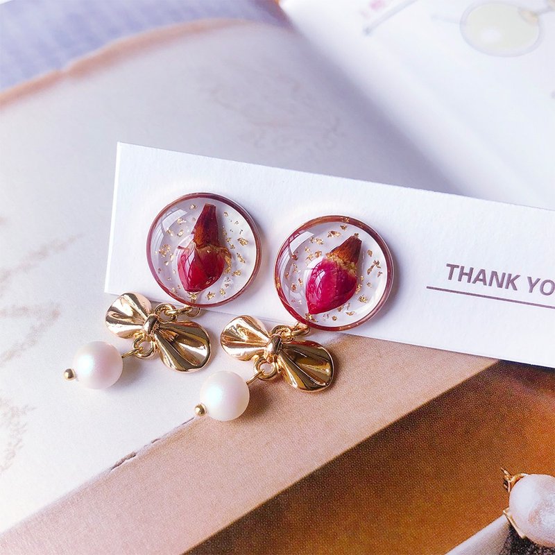 【茜作】乾燥花手工定制 耳釘 耳環 耳夾 耳針 玫瑰禮物 經典設計 - 耳環/耳夾/耳骨夾 - 植物.花 紅色