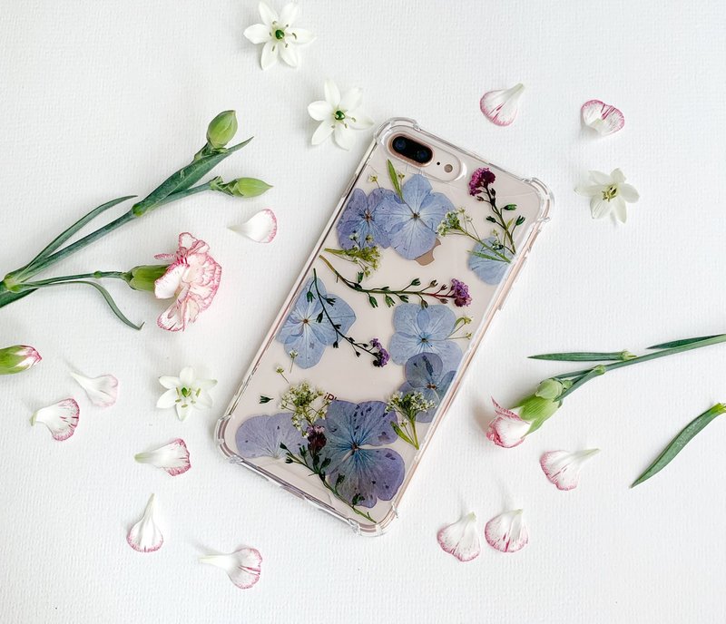 Cozy Cloud - pressed flower phone case