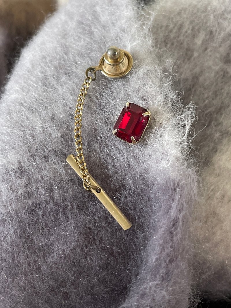 古董金色紅色方塊萊茵石別針 領帶針 W262 - 徽章/別針 - 其他金屬 金色