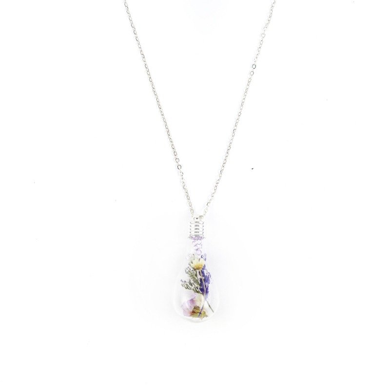 Flower says I dried flower bulb necklace