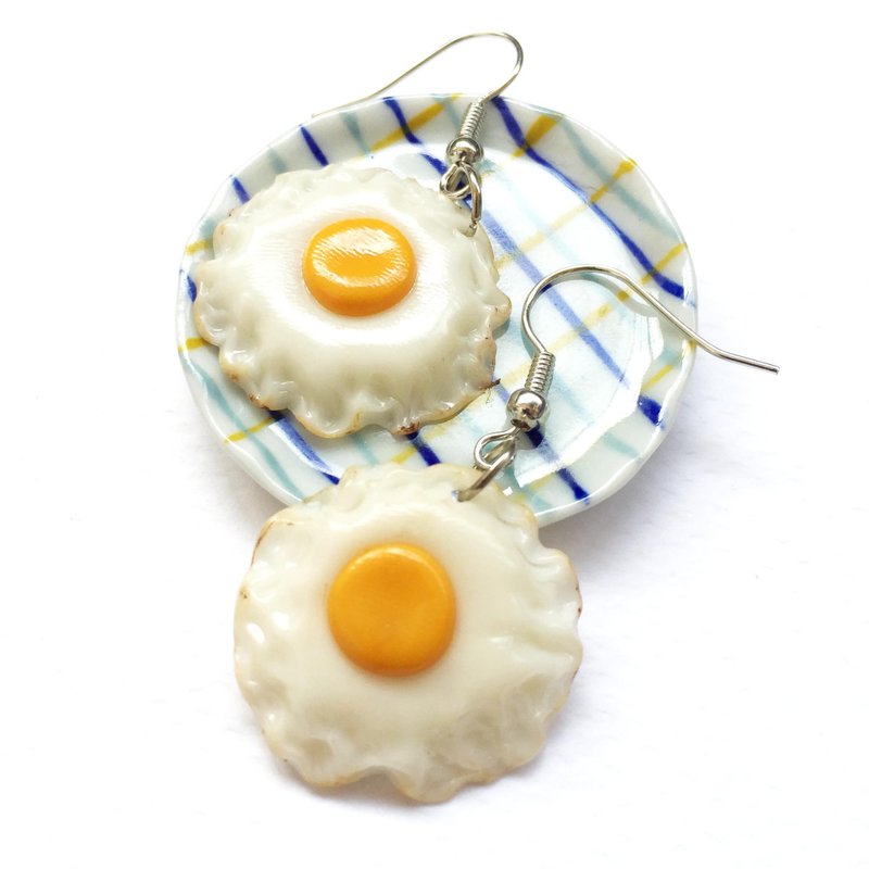 Fried egg earring 3