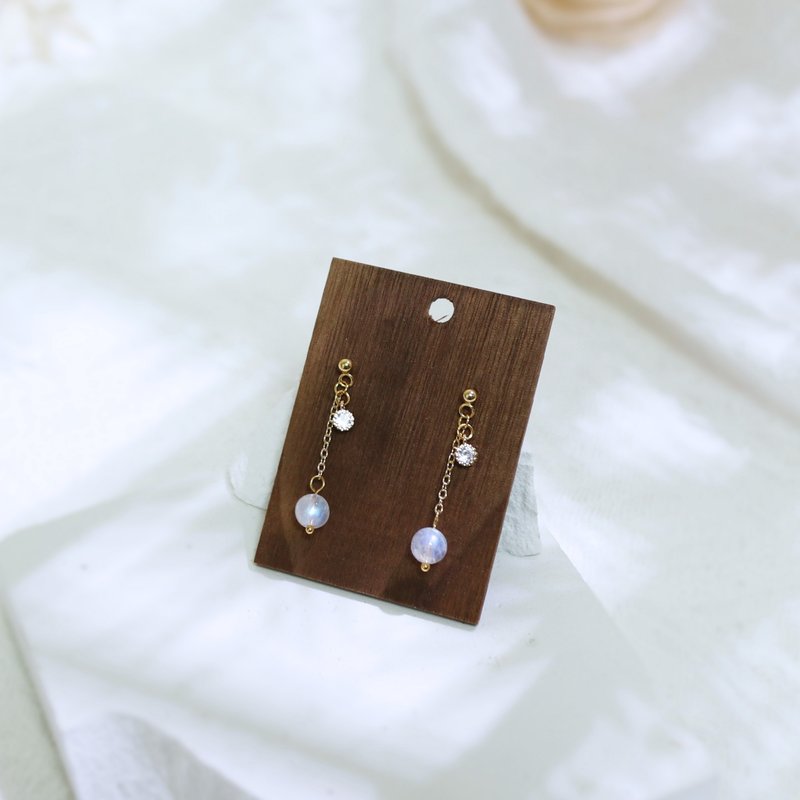 天然石耳環壹 月光石與鋯石 /招桃花/ - 耳環/耳夾/耳骨夾 - 寶石 藍色